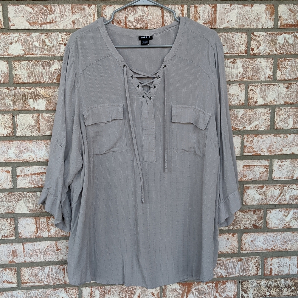 Torrid Light Gray Tie Front Harper Blouse 4